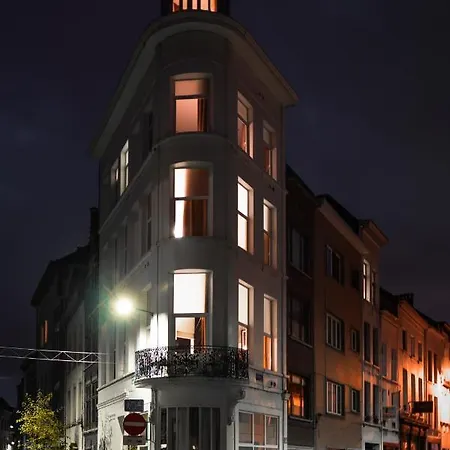 Shway60 Family House